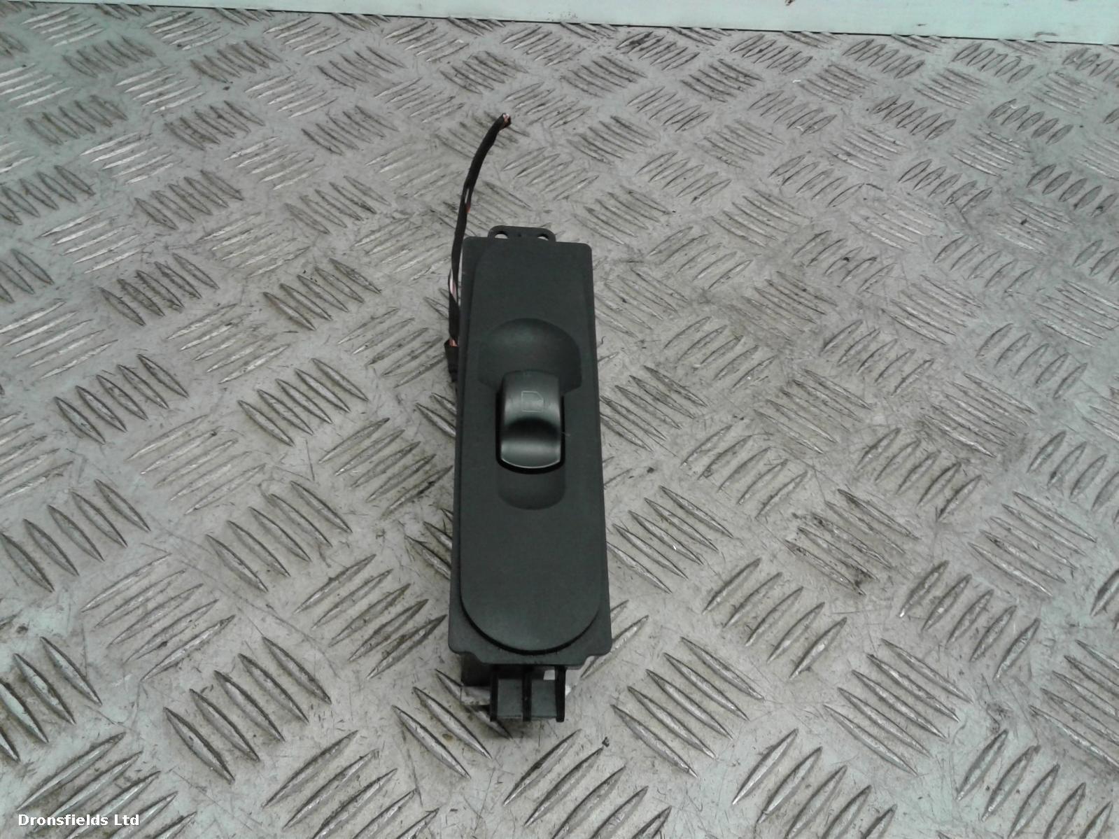 View Auto part Elect. Window Switch Mercedes Sprinter 2015