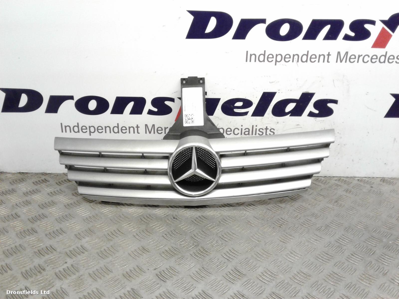 View Auto part Grille Mercedes C Class 2004