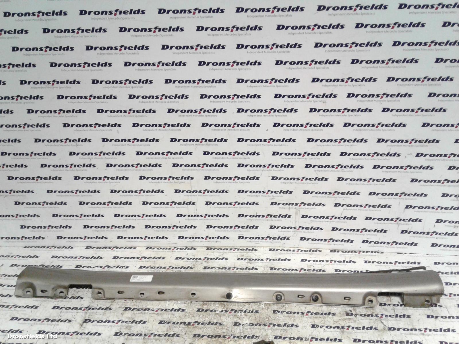 View Auto part Side Skirt Mercedes C Class 2004