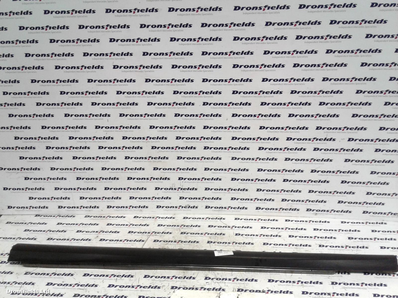 View Auto part Side Skirt Mercedes E Class 2003