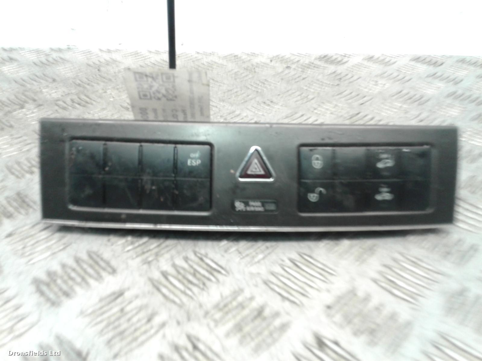 View Auto part Heater/AC Controller Mercedes C Class 2004