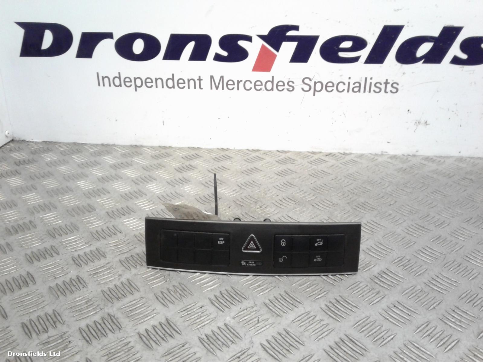 View Auto part Heater/AC Controller Mercedes C Class 2004