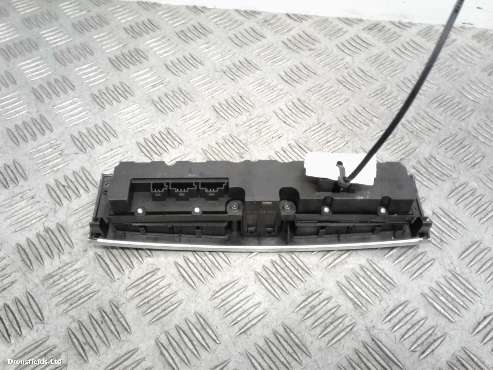 View Auto part Heater/AC Controller Mercedes C Class 2004
