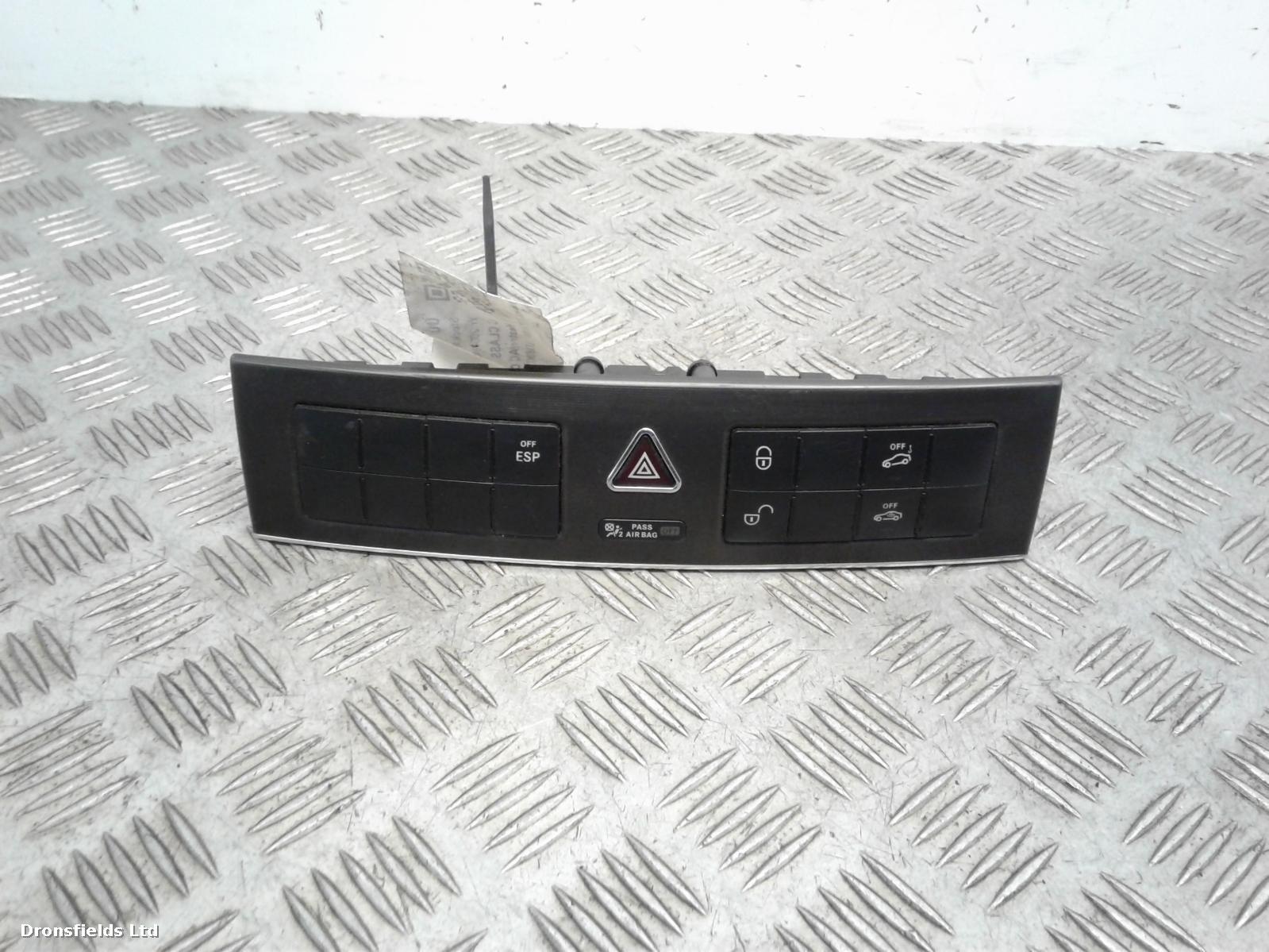 View Auto part Heater/AC Controller Mercedes C Class 2004