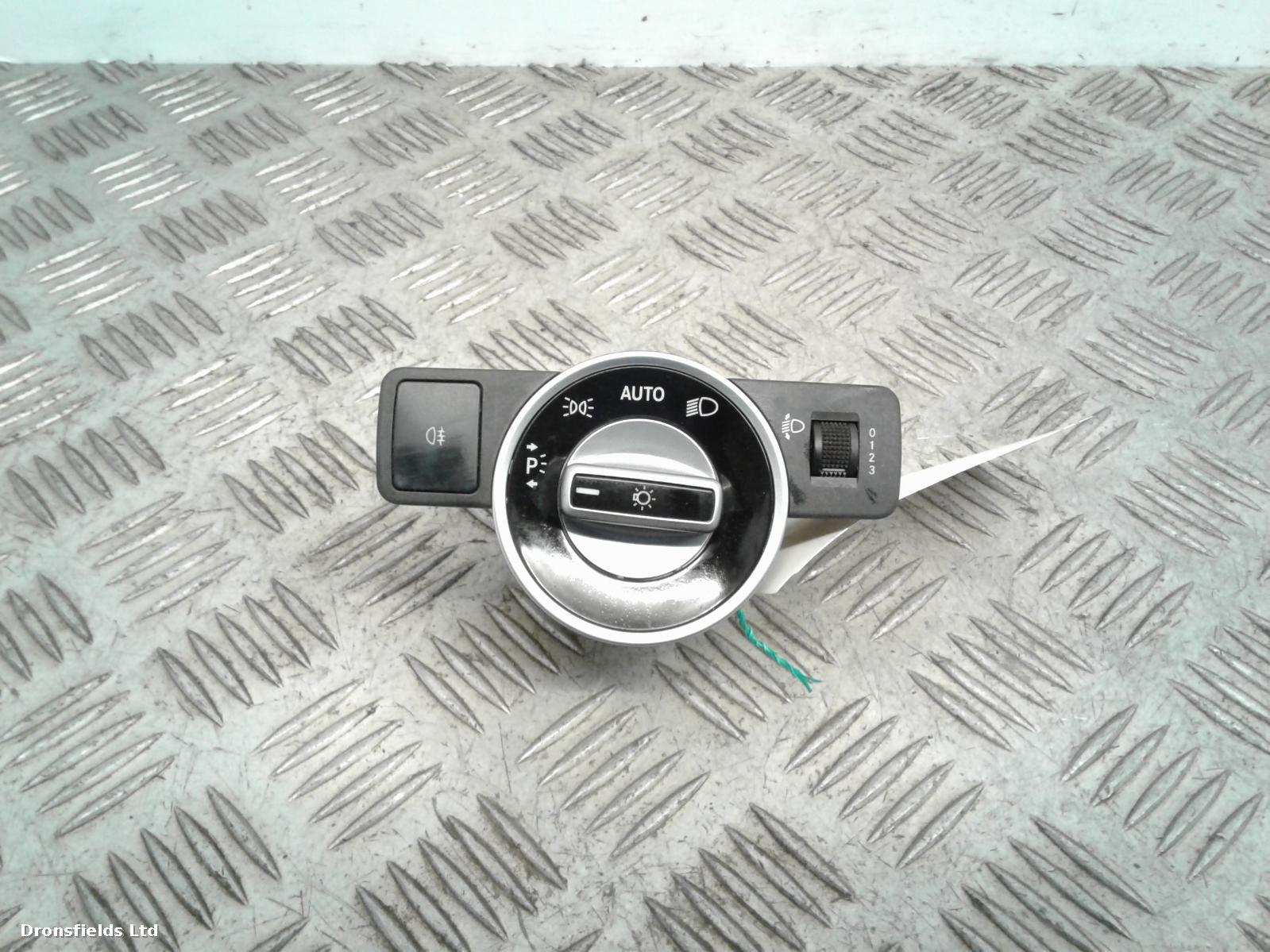View Auto part Headlight Switch Mercedes Cla 2013