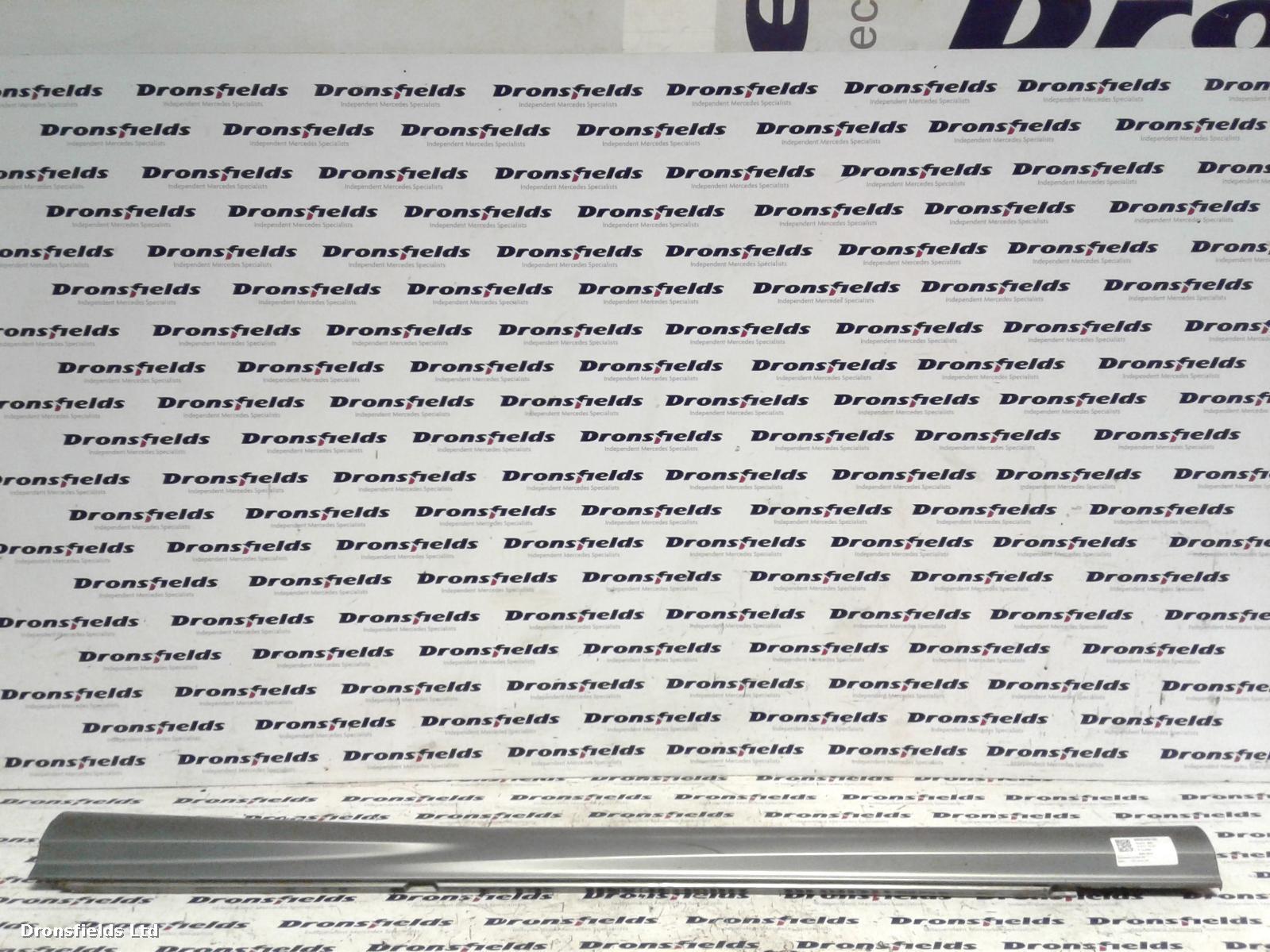 View Auto part Side Skirt Mercedes C Class 2013