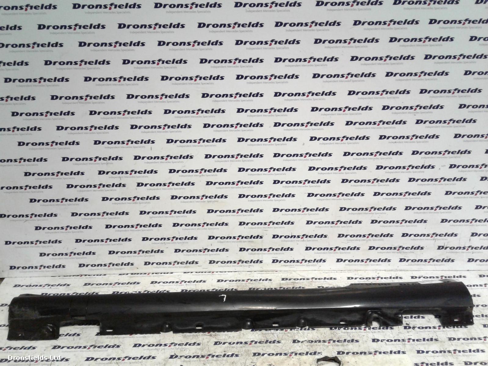 View Auto part Side Skirt Mercedes E Class 2011