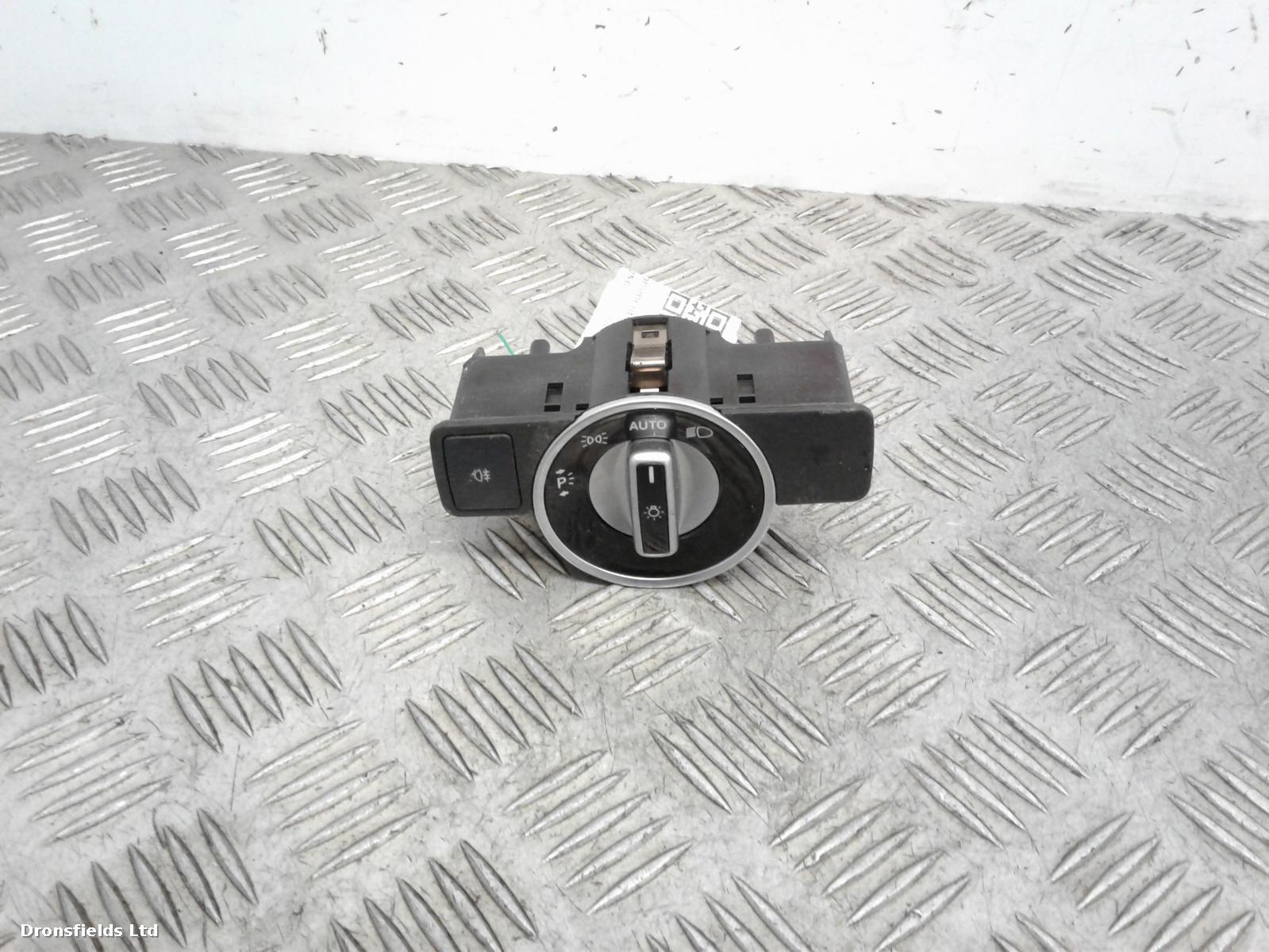 View Auto part Headlight Switch Mercedes E Class 2011