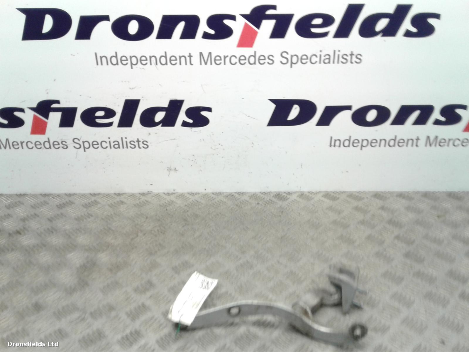 View Auto part Bootlid/Tailgate Hinge Mercedes E Class 2008