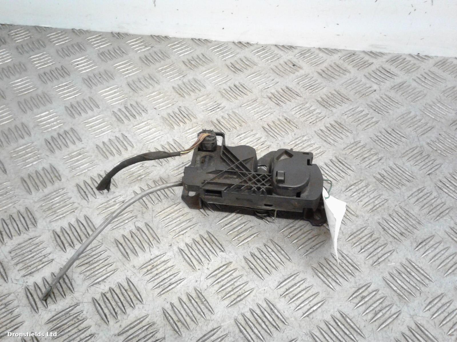 View Auto part Bonnet Latch Mercedes Vito 2016