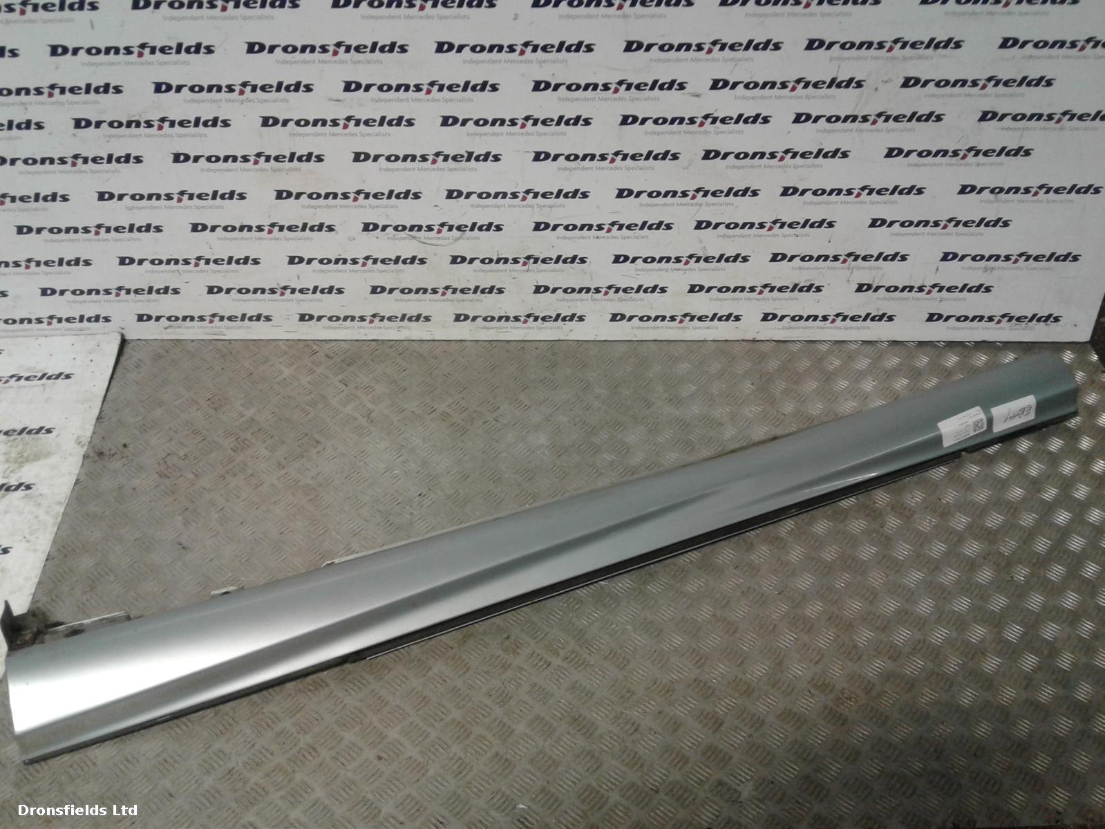 View Auto part Side Skirt Mercedes Clk 2007