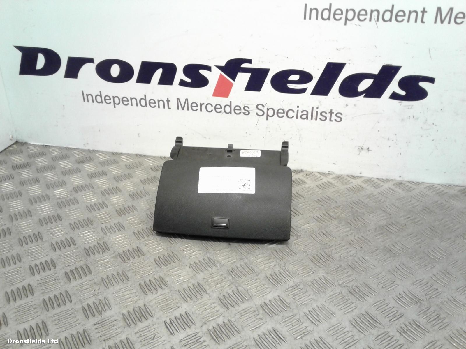 View Auto part Radio Display Mercedes C Class 2007