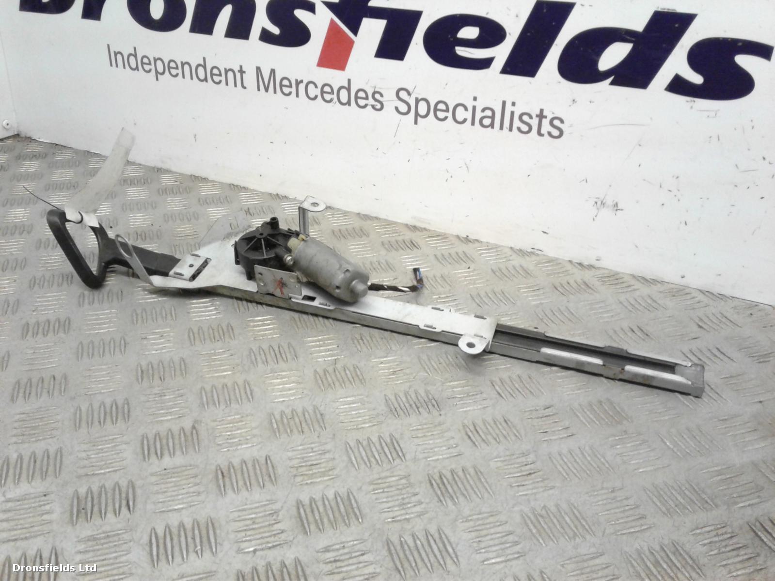 View Auto part Seat Belt Motor Mercedes Clk 2007