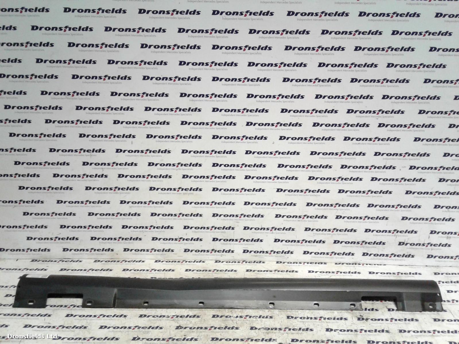 View Auto part Side Skirt Mercedes C Class 2007