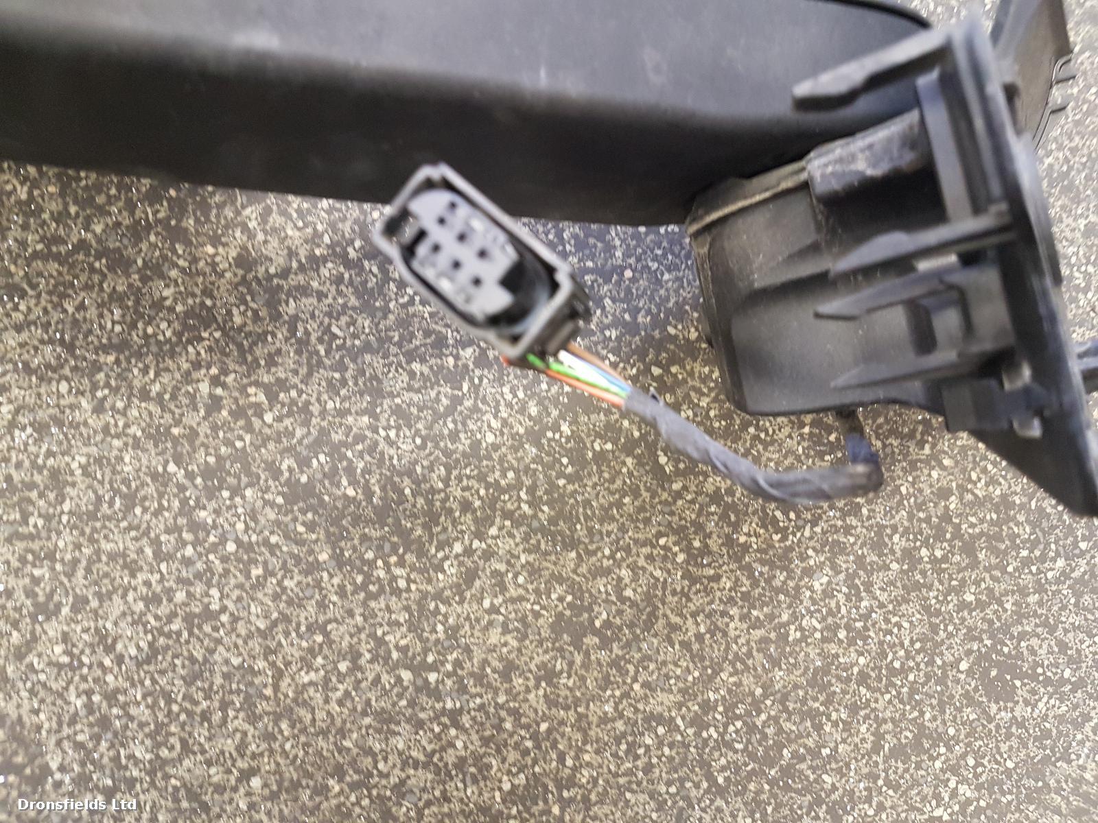 View Auto part R Door Mirror Mercedes Actros 2014