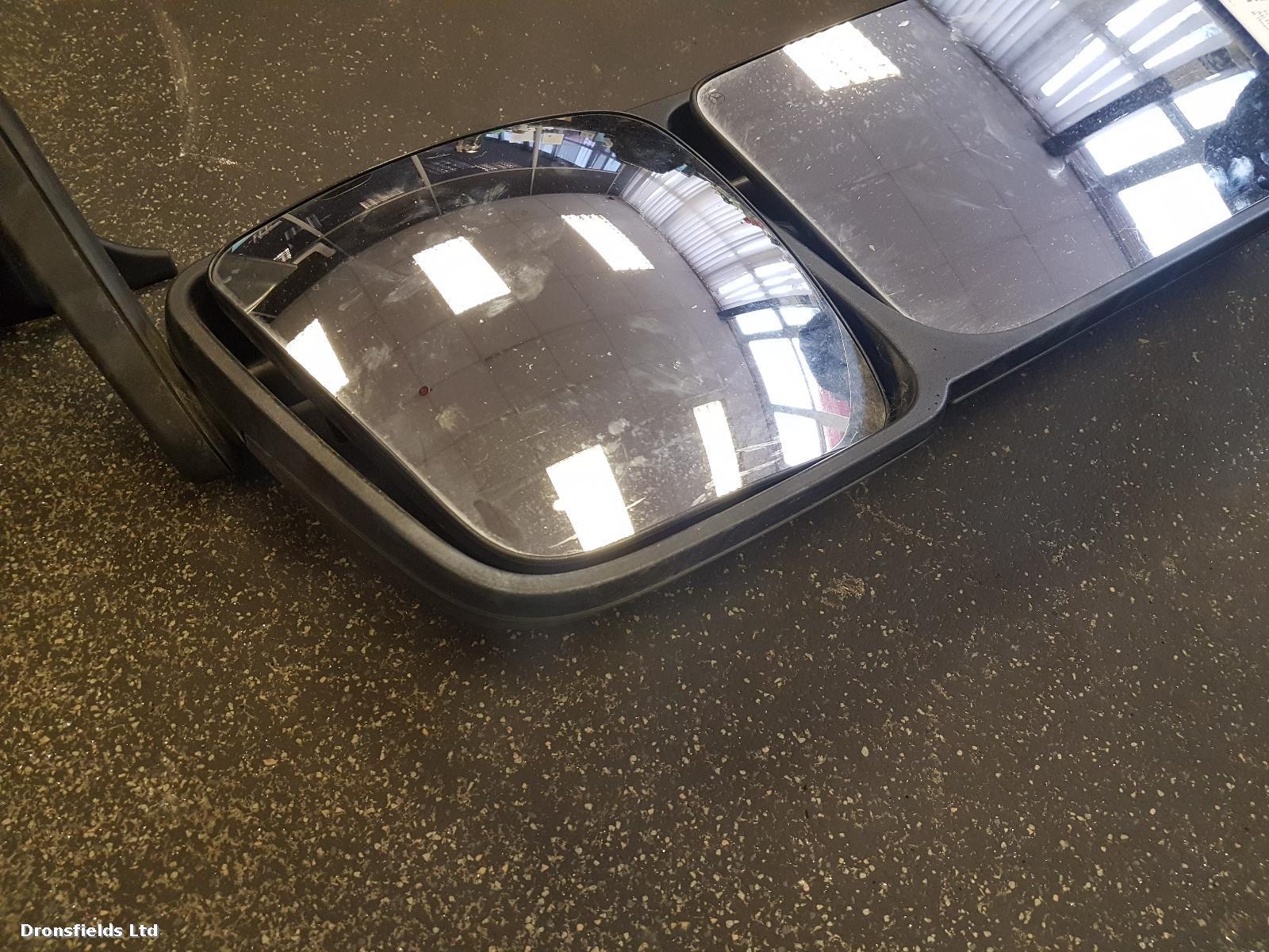 View Auto part R Door Mirror Mercedes Actros 2014