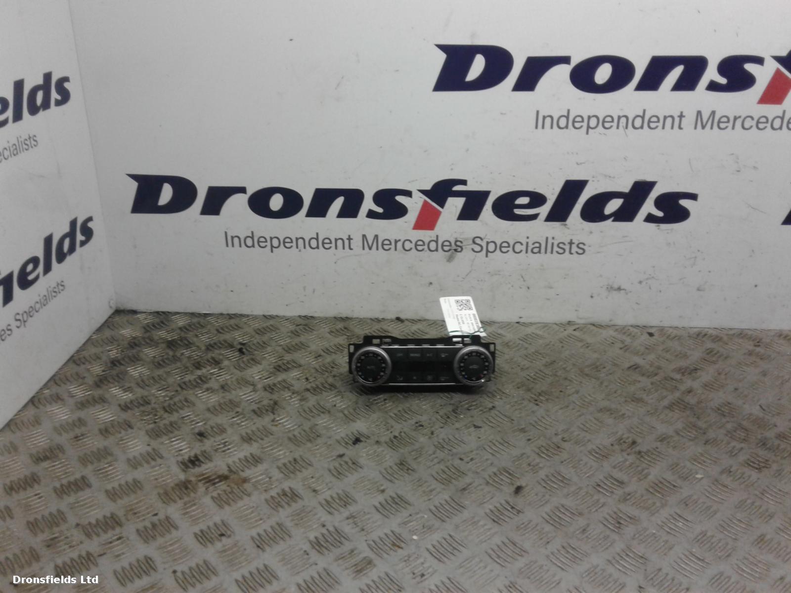 View Auto part Heater/AC Controller Mercedes C Class 2009