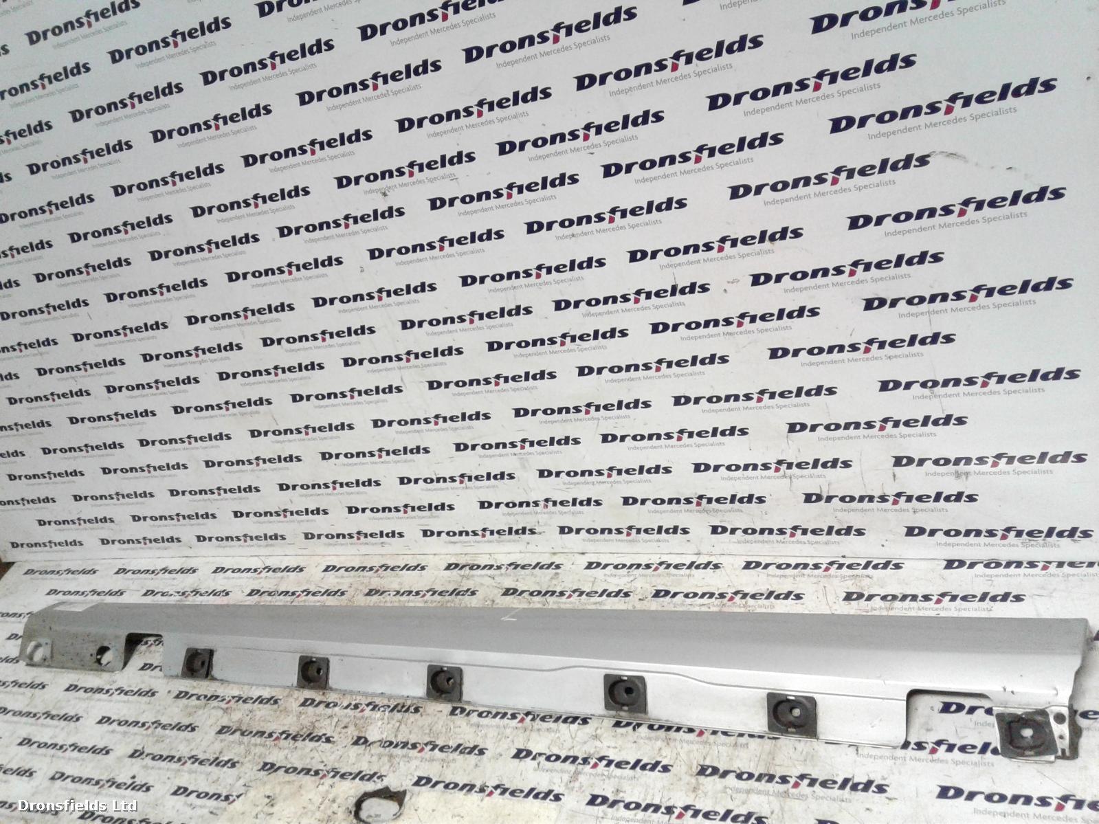 View Auto part Side Skirt Mercedes S Class 2006