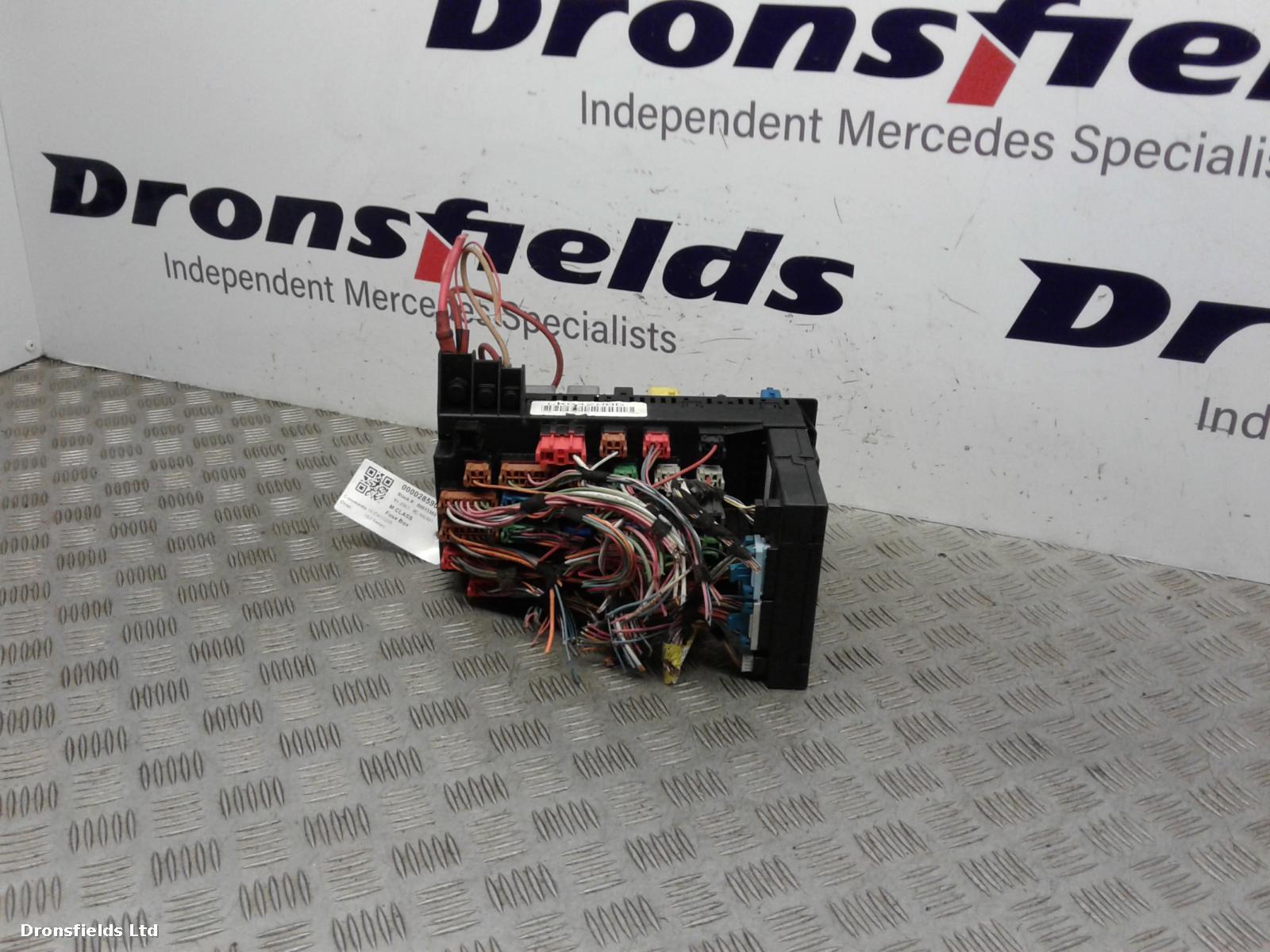 View Auto part Fuse Box Mercedes M Class 2001