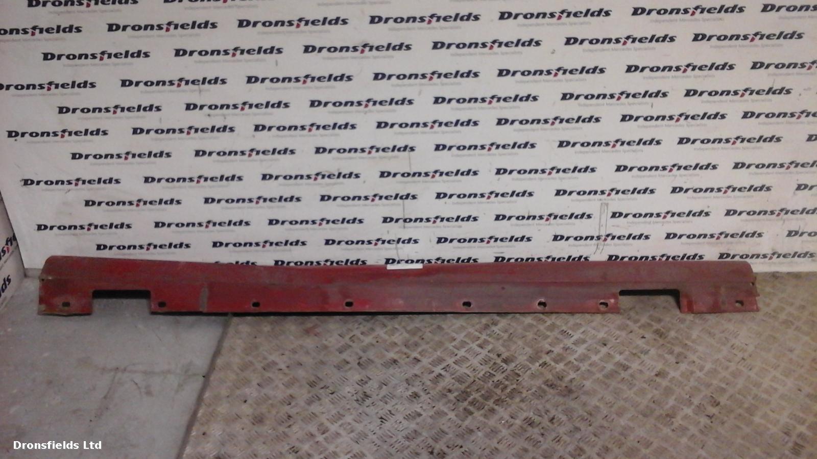 View Auto part Side Skirt Mercedes C Class 2008