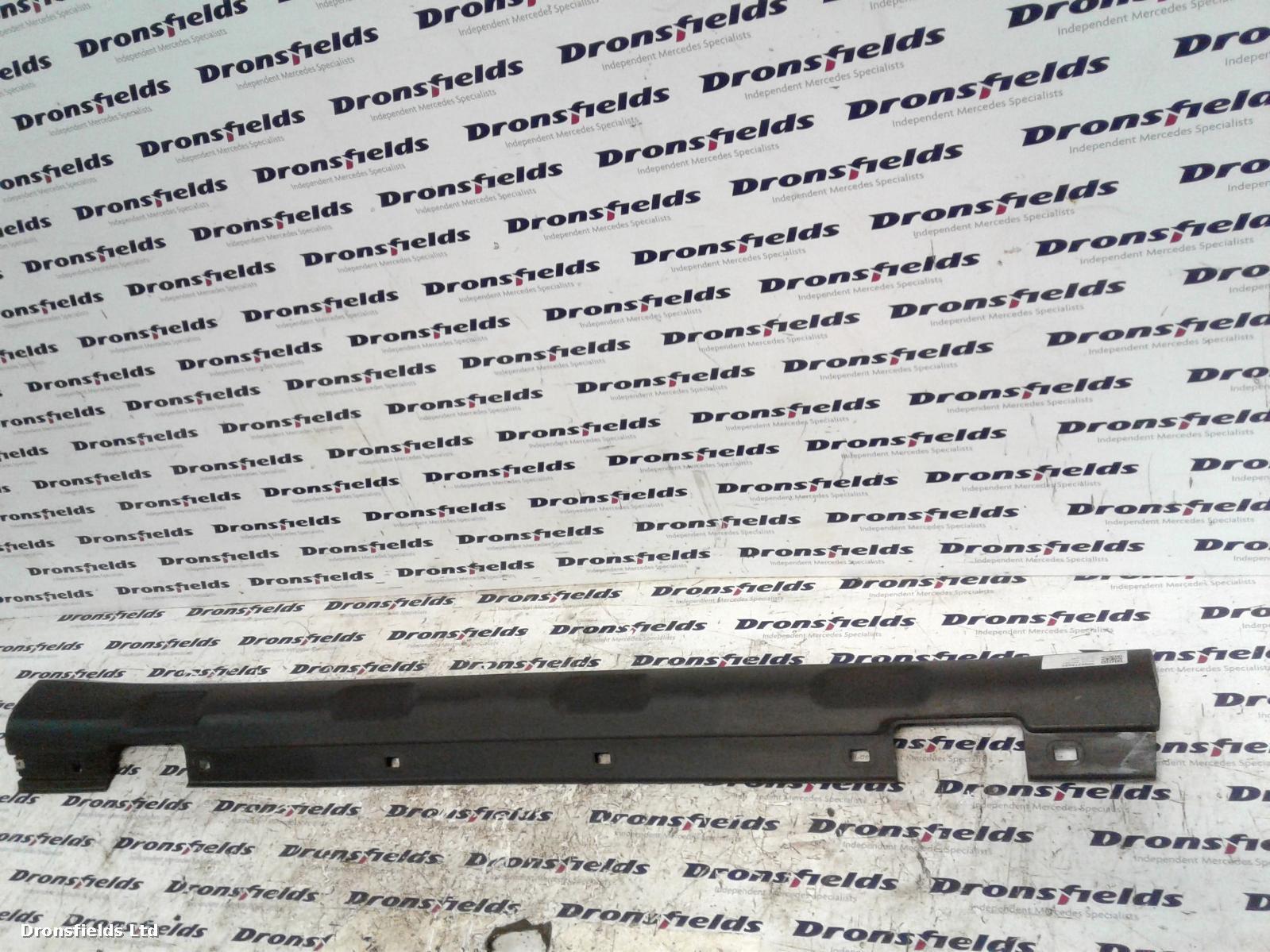 View Auto part Side Skirt Mercedes Gla Class 2019