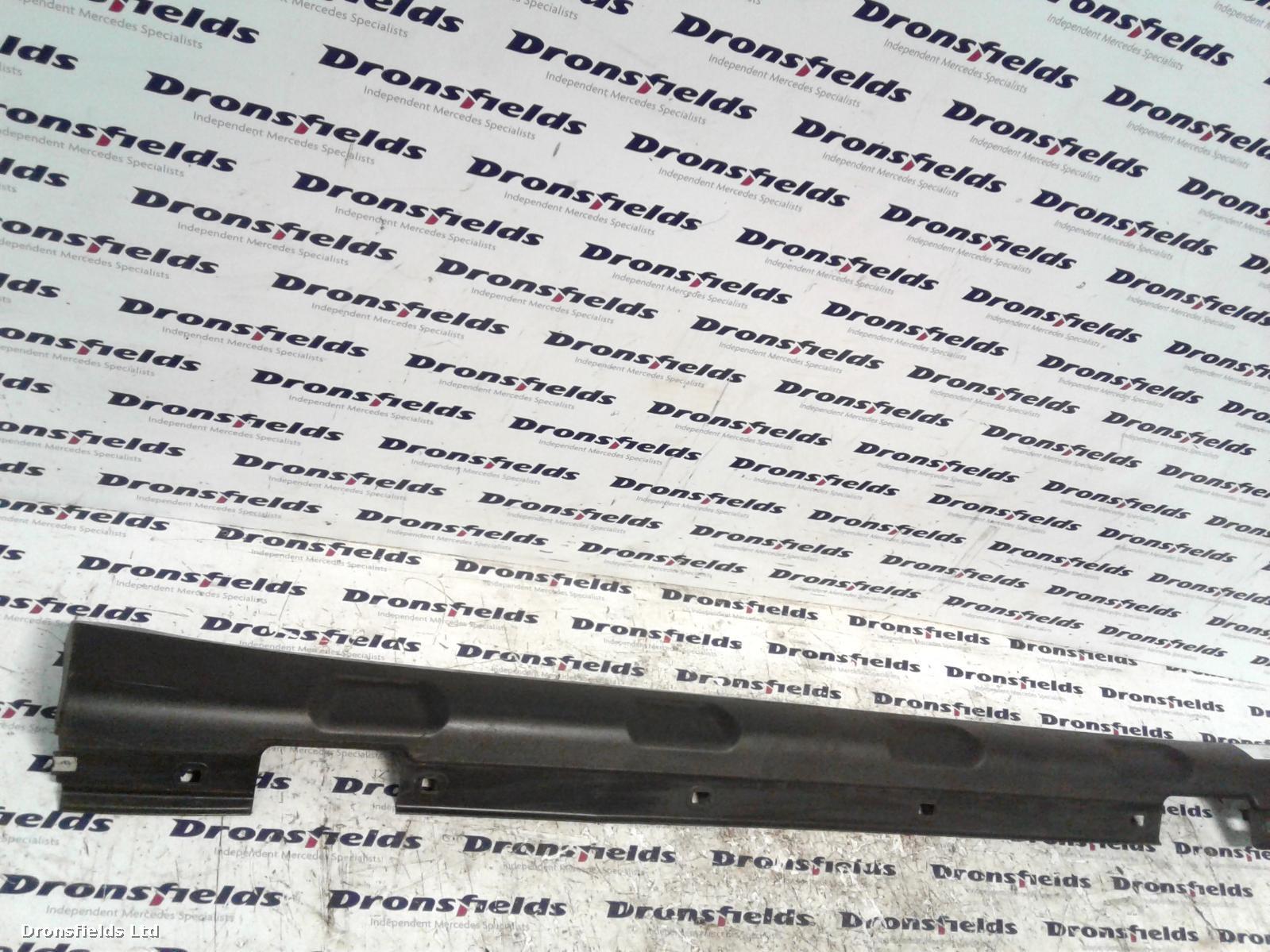 View Auto part Side Skirt Mercedes Gla Class 2019