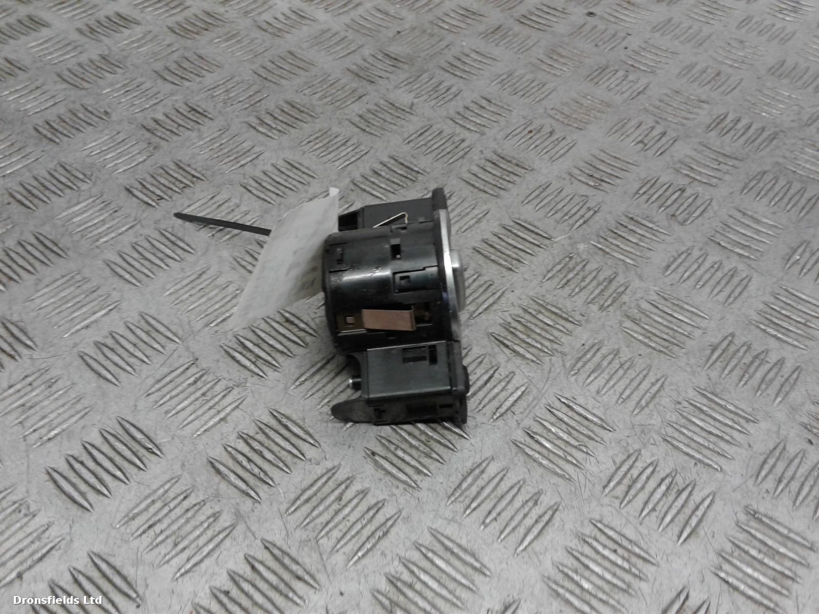 View Auto part Headlight Switch Mercedes C Class 2011