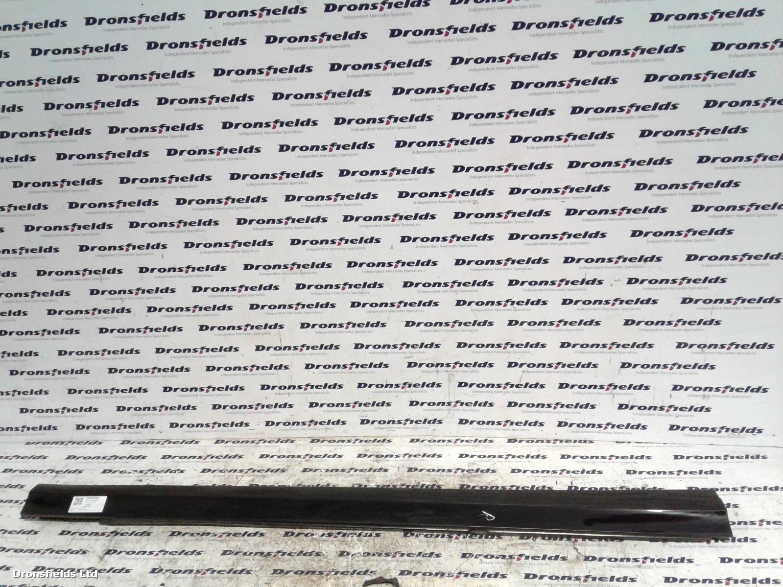 View Auto part Side Skirt Mercedes C Class 2011