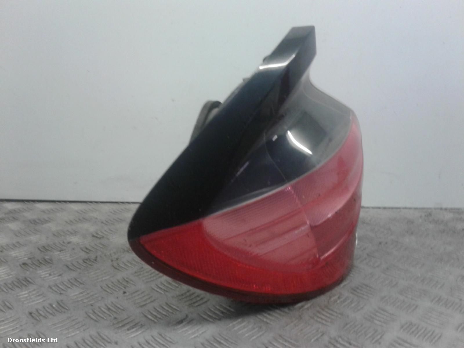 View Auto part L Taillight Mercedes C Class 2003