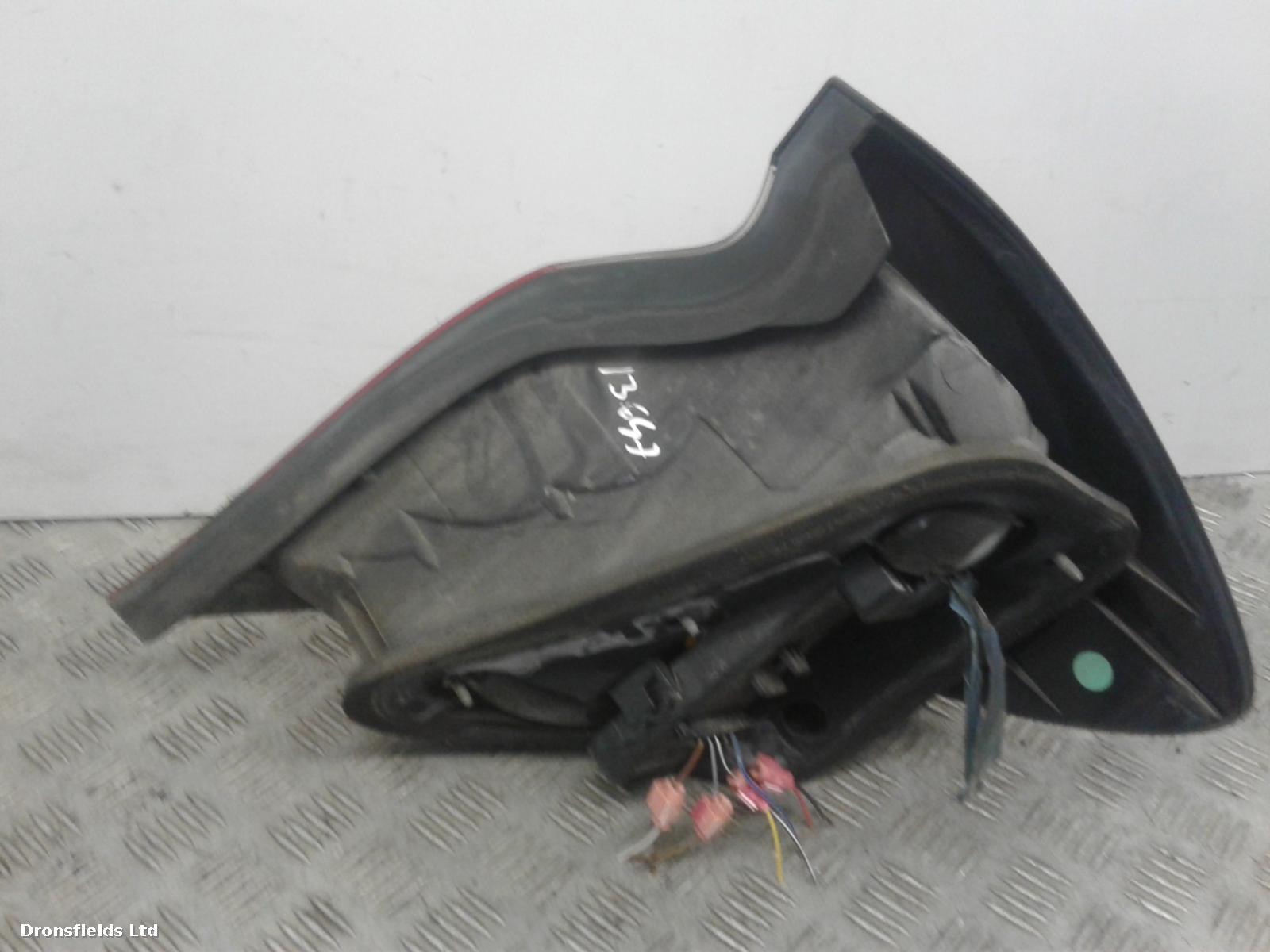 View Auto part L Taillight Mercedes C Class 2003