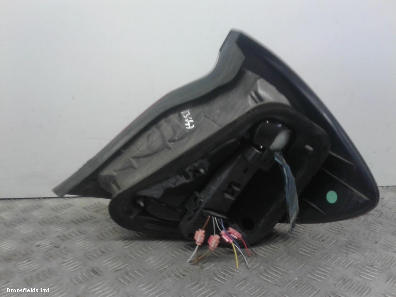View Auto part L Taillight Mercedes C Class 2003