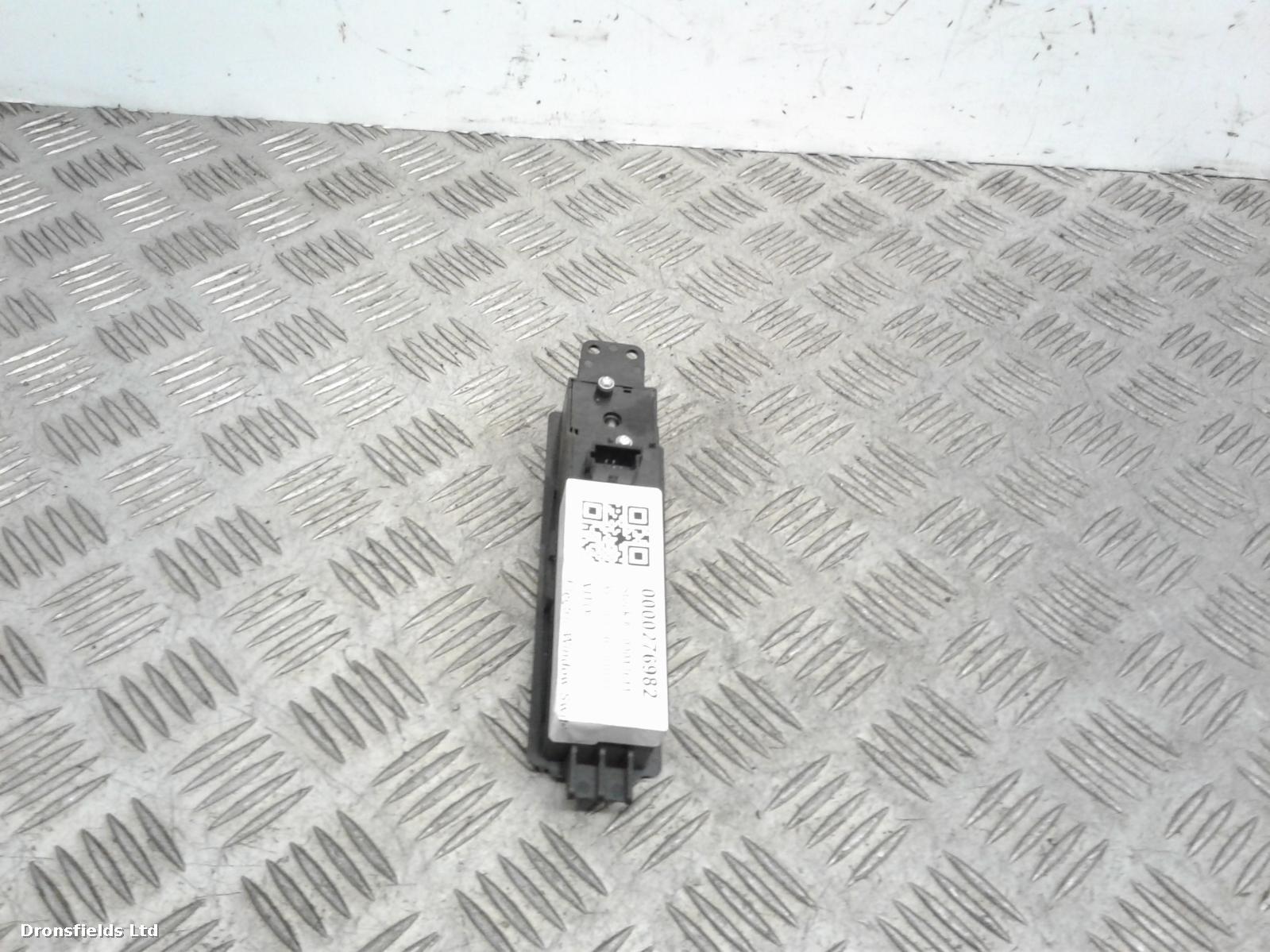 View Auto part Elect. Window Switch Mercedes Vito 2004