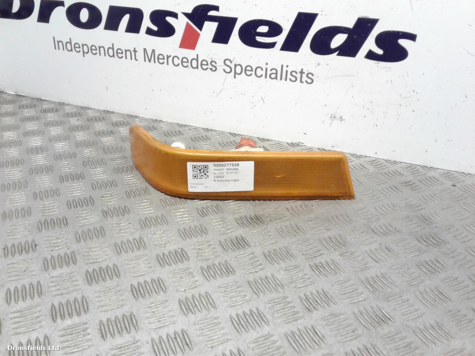 View Auto part R Indicator Light Mercedes Vario 1999