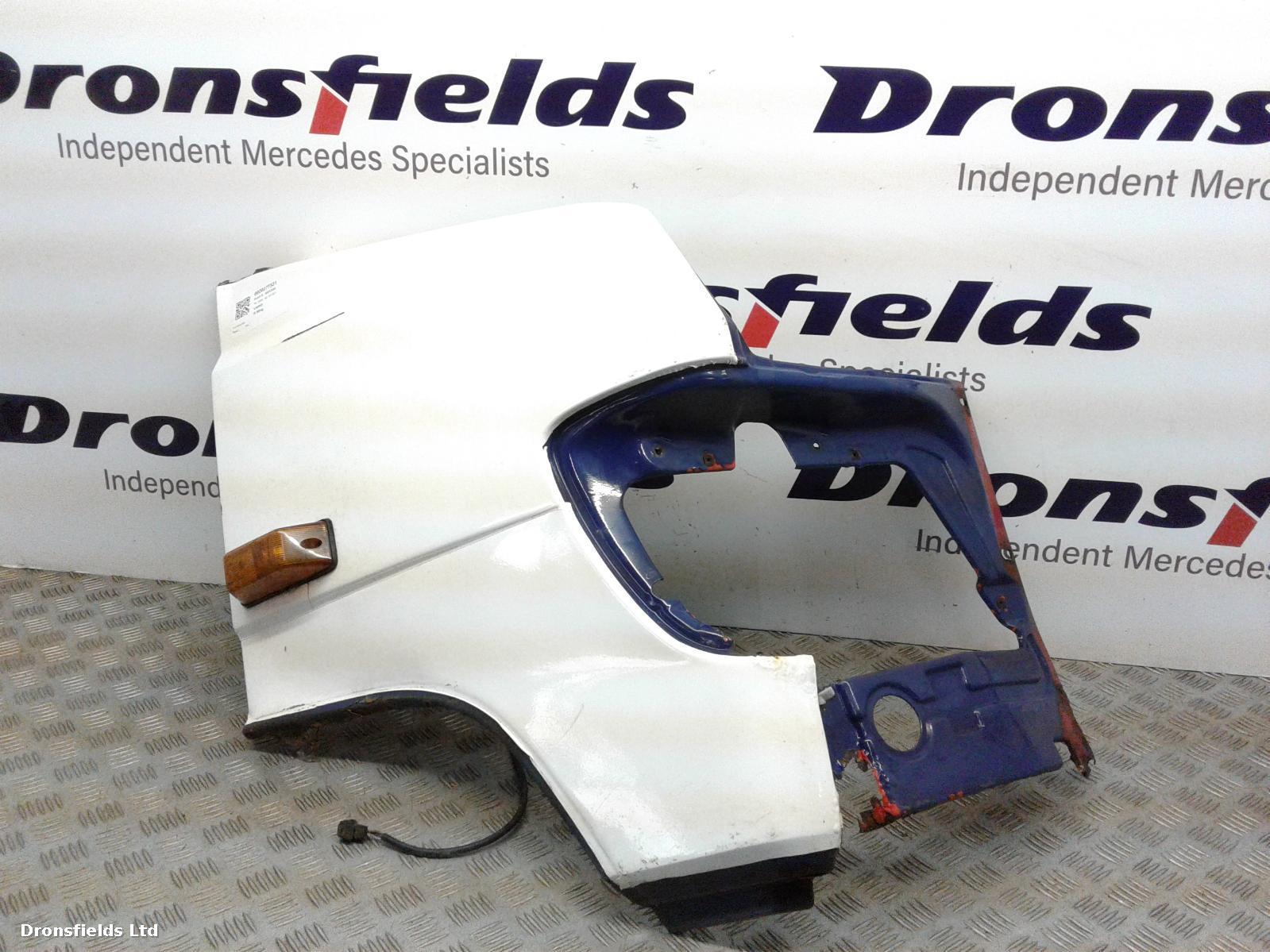 View Auto part R Wing Mercedes Vario 1999