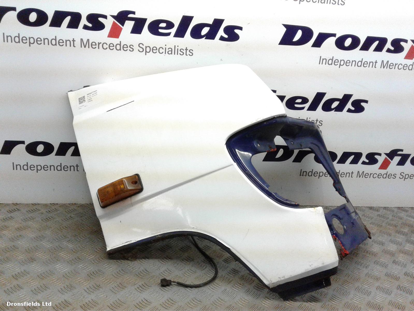 View Auto part R Wing Mercedes Vario 1999