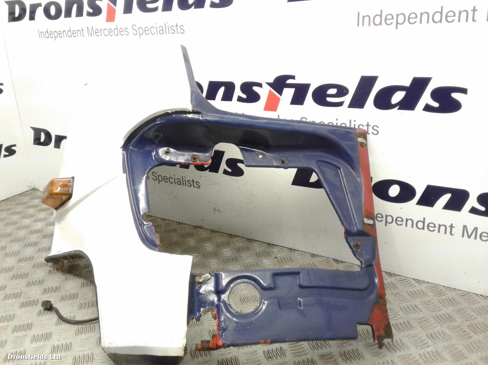 View Auto part R Wing Mercedes Vario 1999