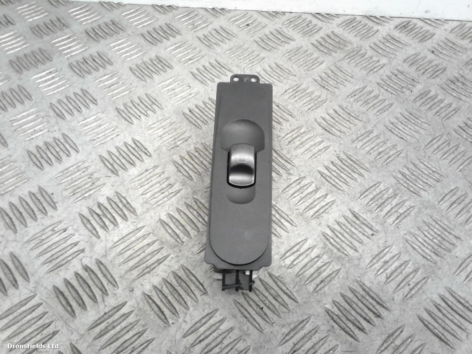 View Auto part Elect. Window Switch Mercedes Sprinter 2015