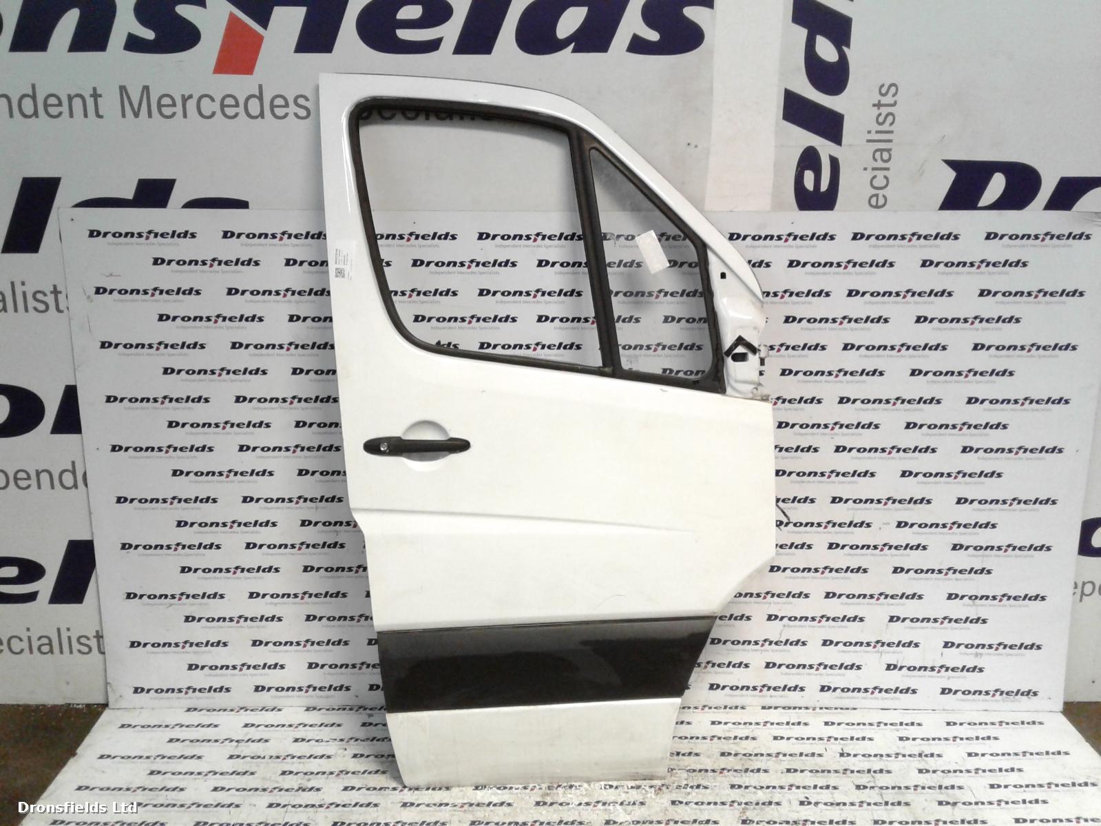 View Auto part R Front Door Mercedes Sprinter 2008