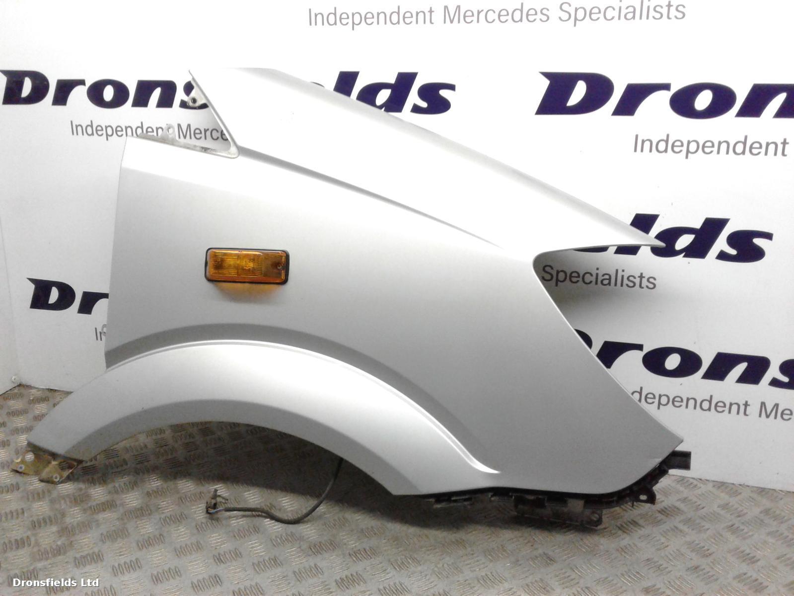 View Auto part R Wing Mercedes Sprinter 2015
