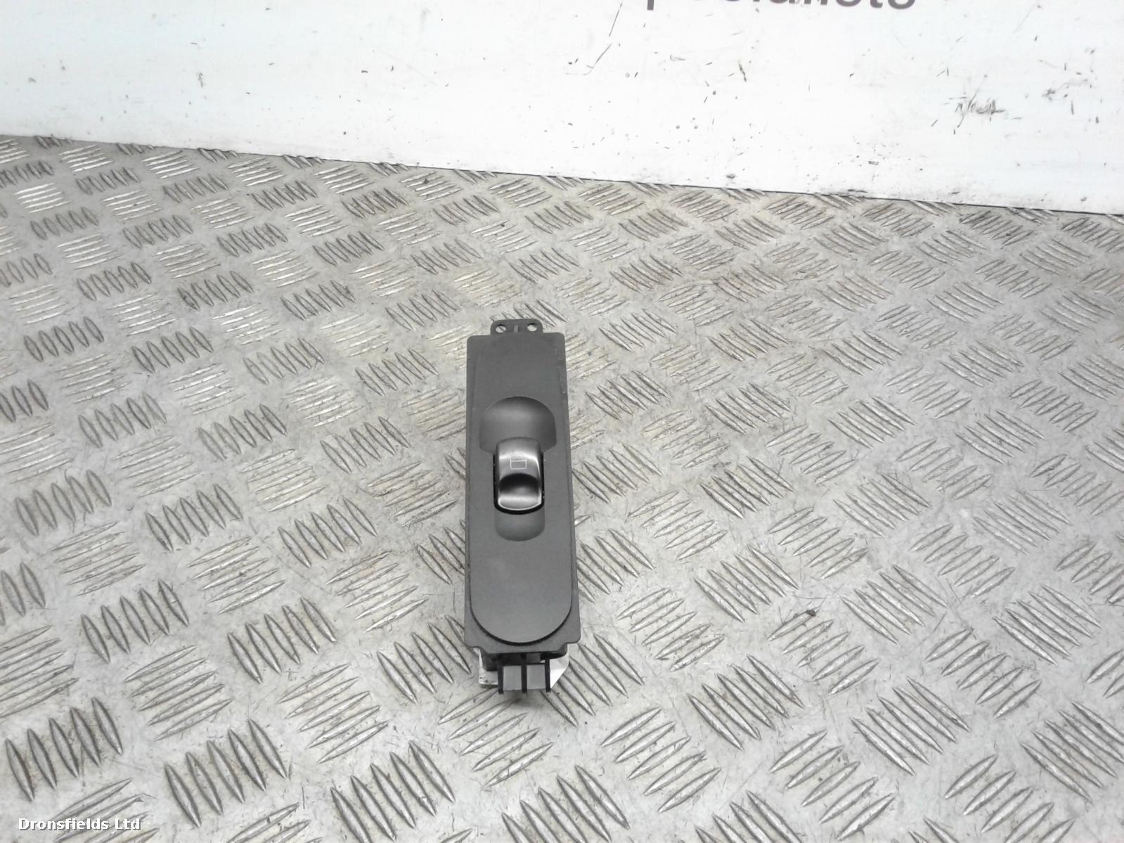 View Auto part Elect. Window Switch Mercedes Sprinter 2015