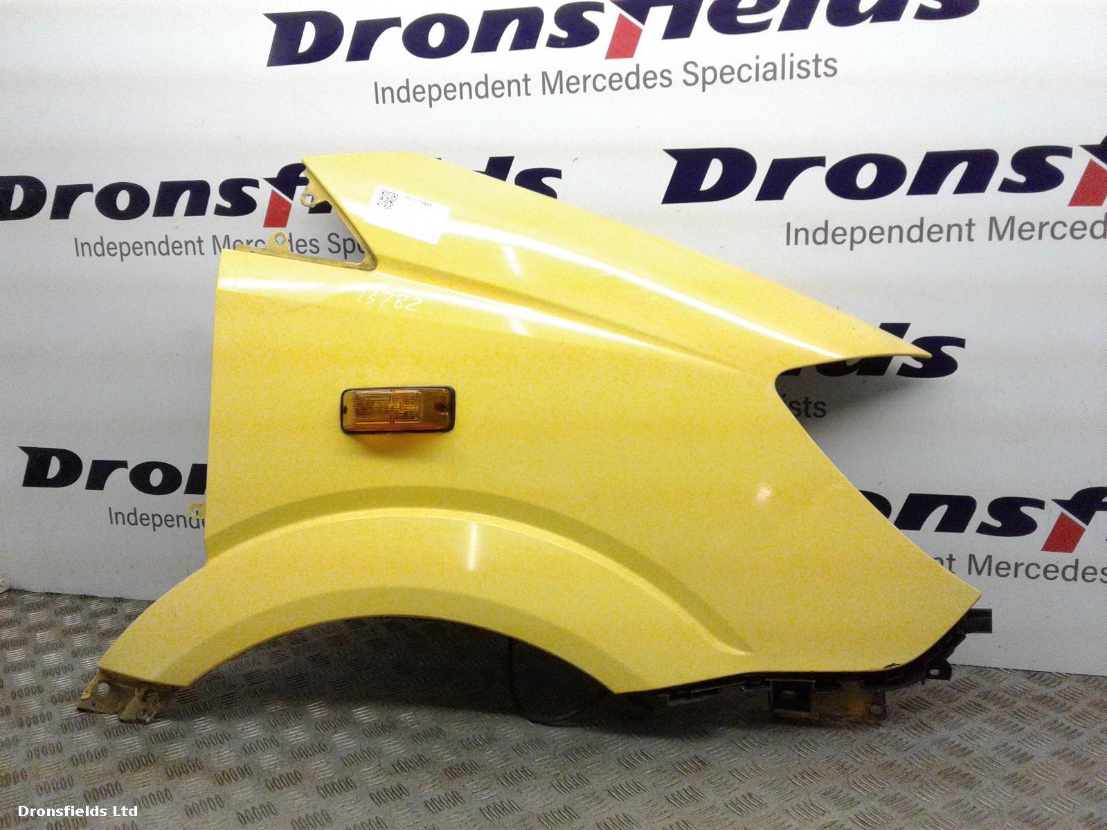 View Auto part R Wing Mercedes Sprinter 2015