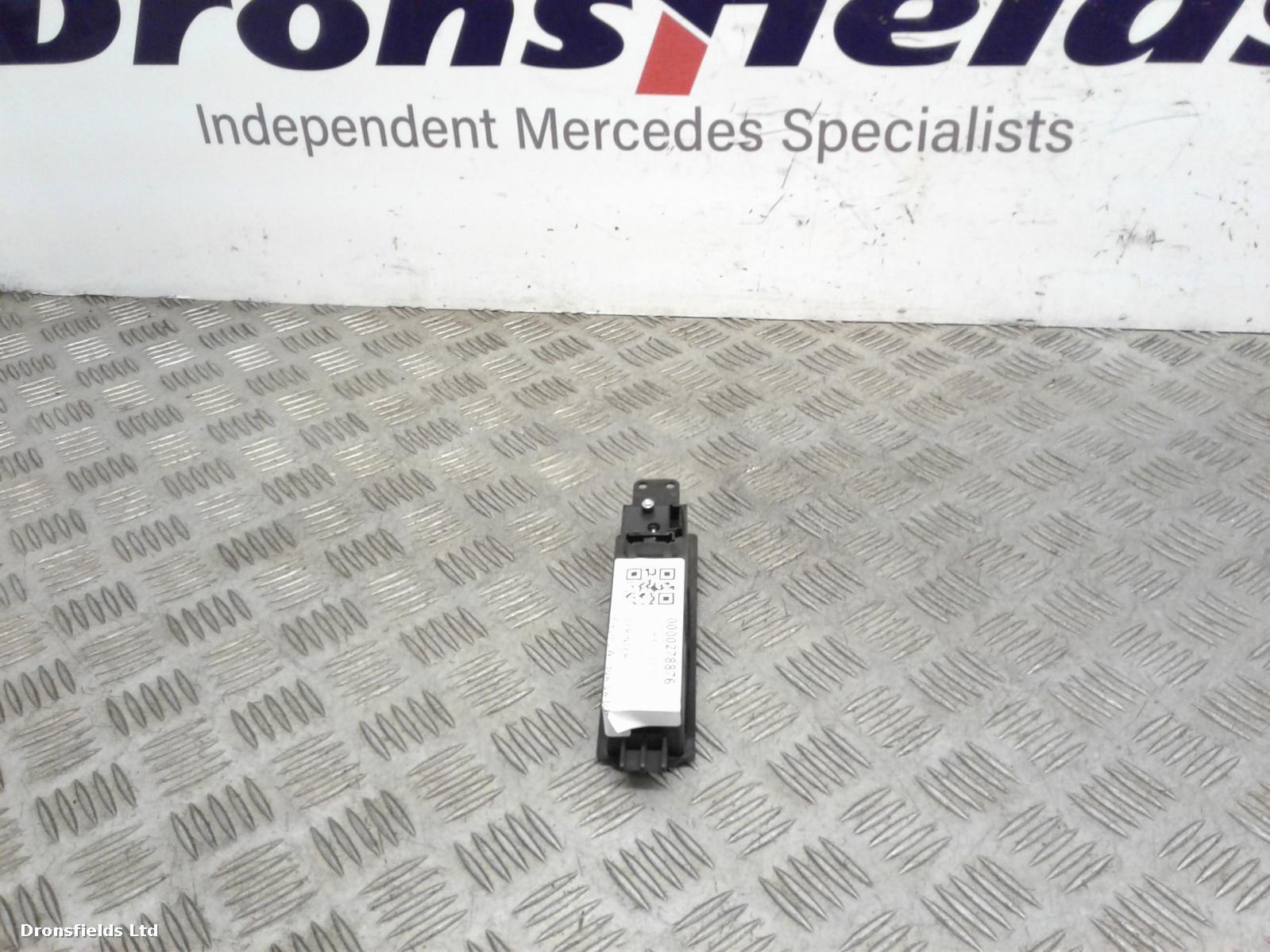 View Auto part Elect. Window Switch Mercedes Sprinter 2015