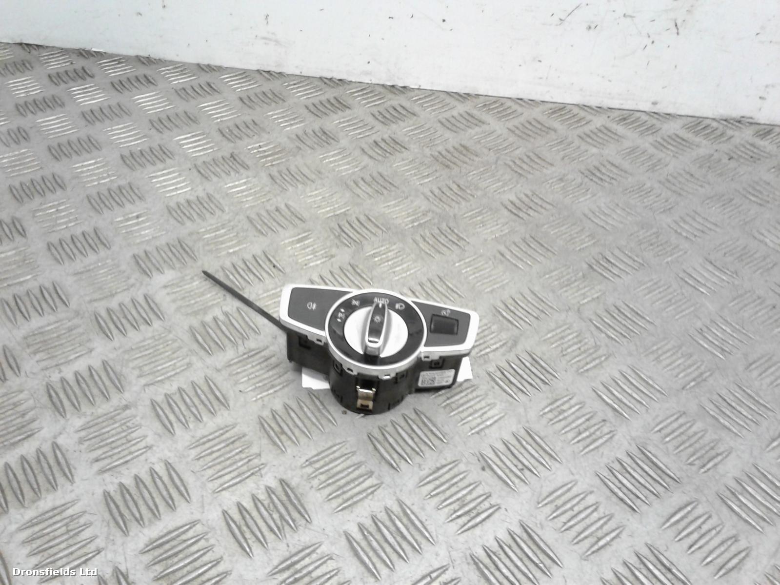 View Auto part Headlight Switch Mercedes C Class 2015