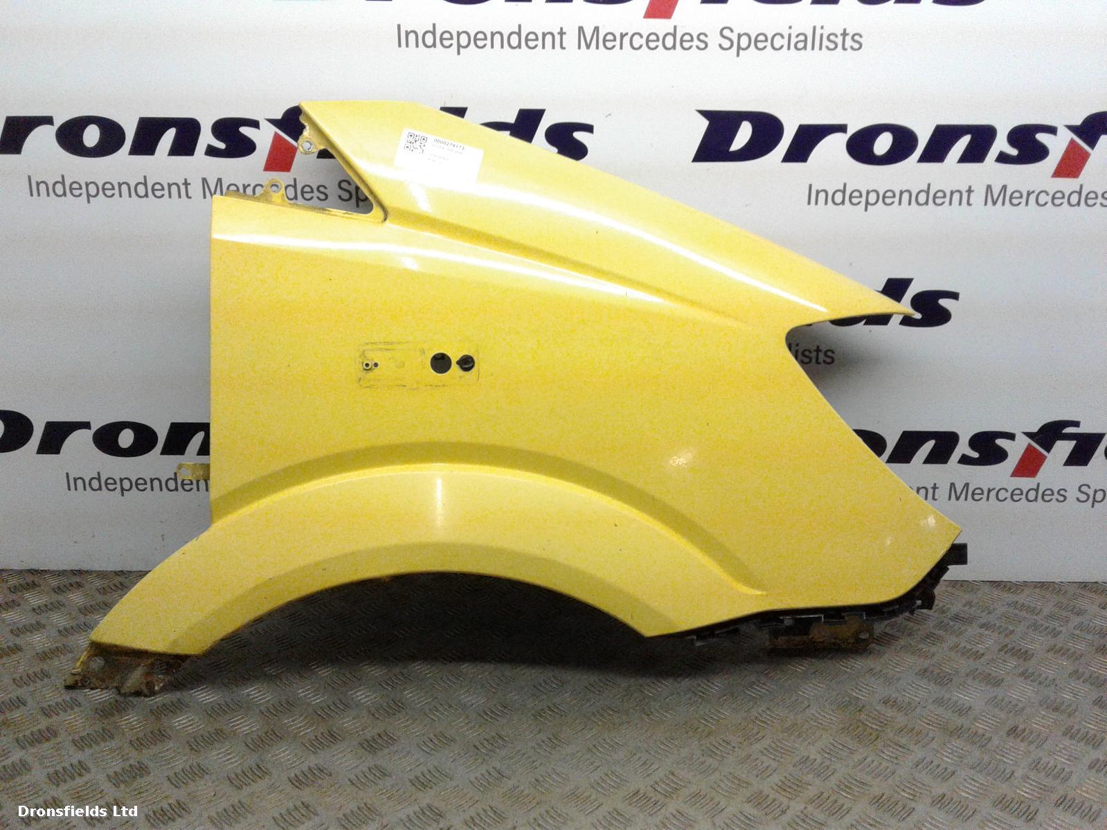 View Auto part R Wing Mercedes Sprinter 2015