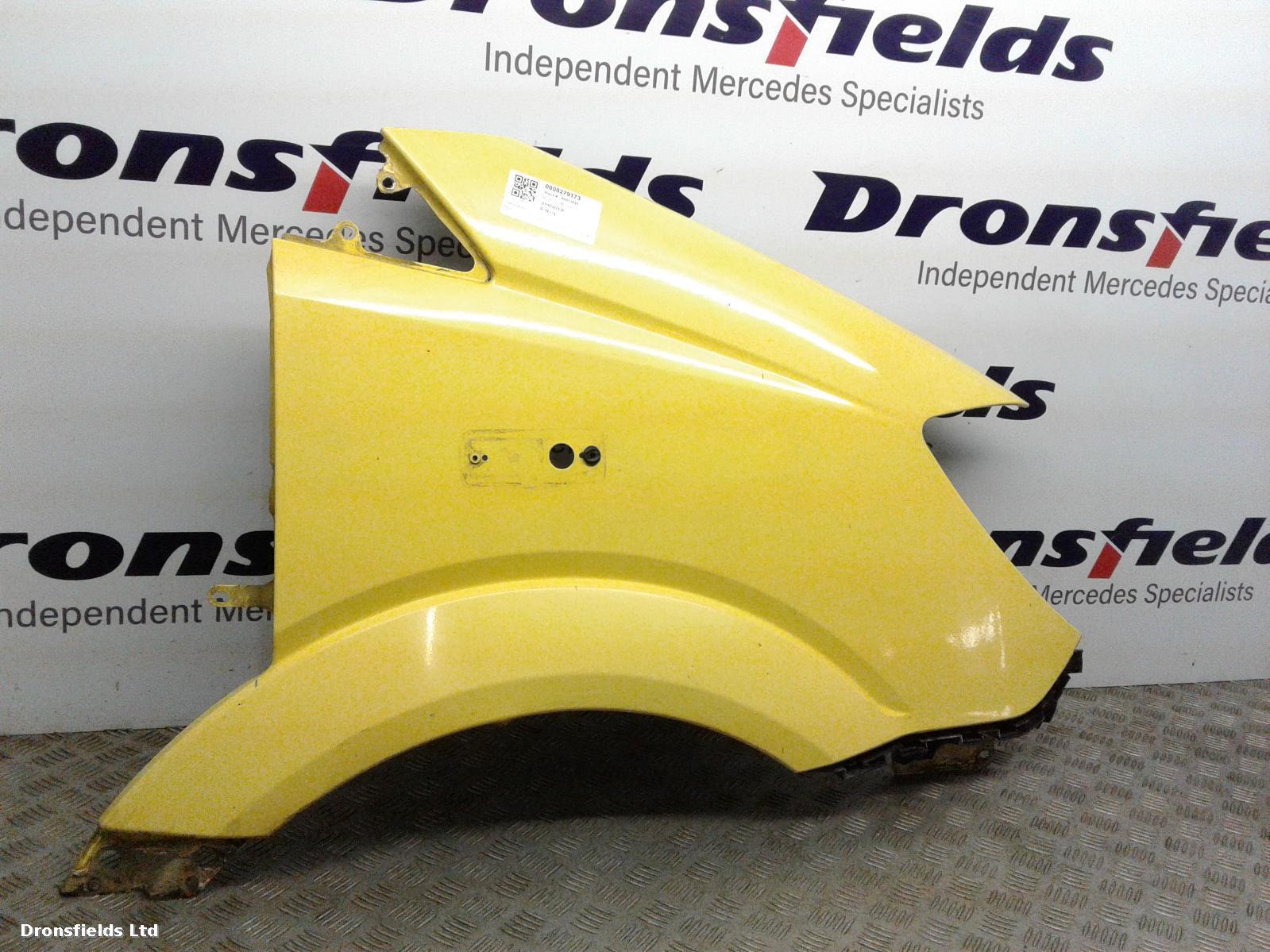 View Auto part R Wing Mercedes Sprinter 2015