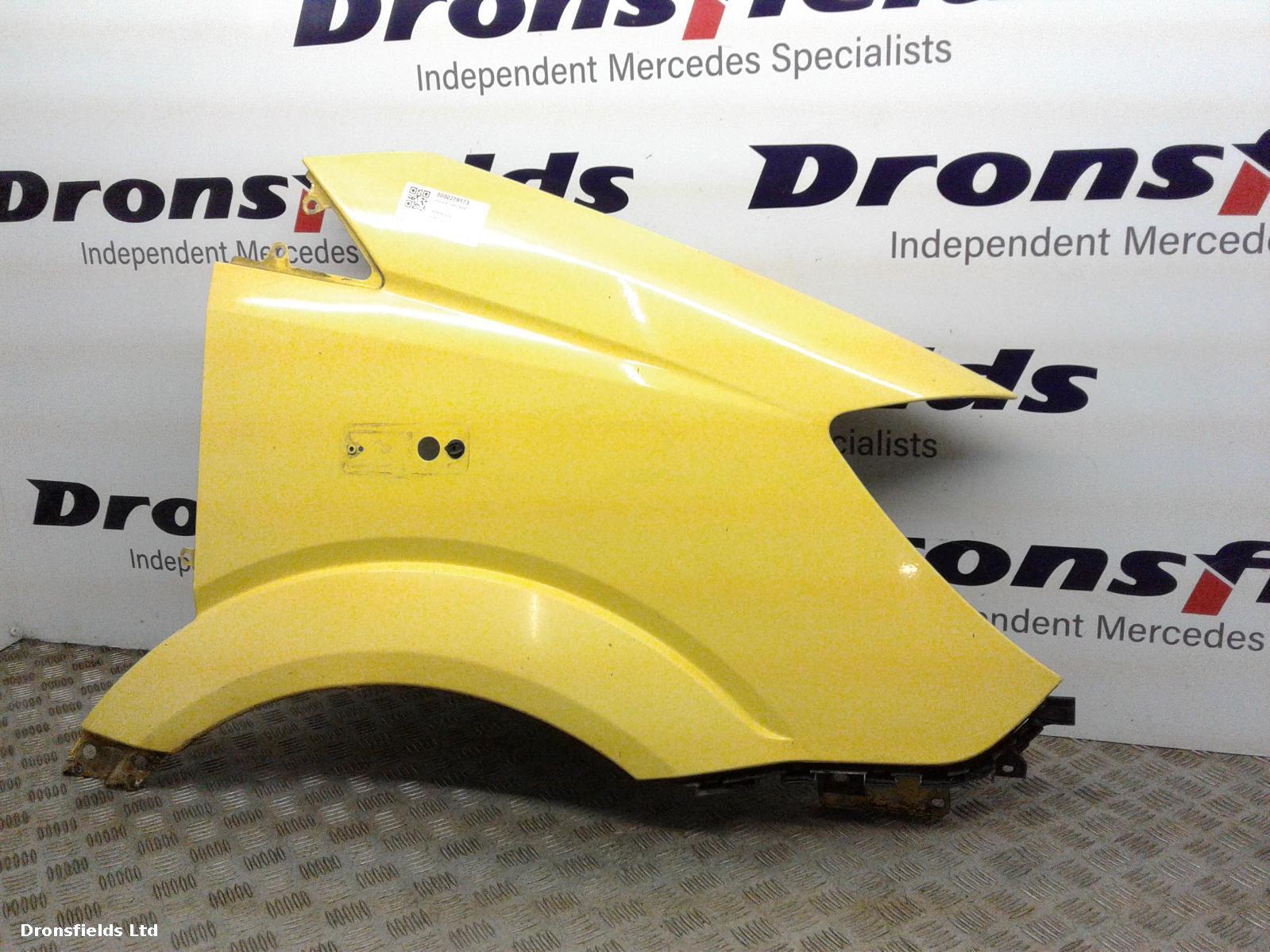 View Auto part R Wing Mercedes Sprinter 2015