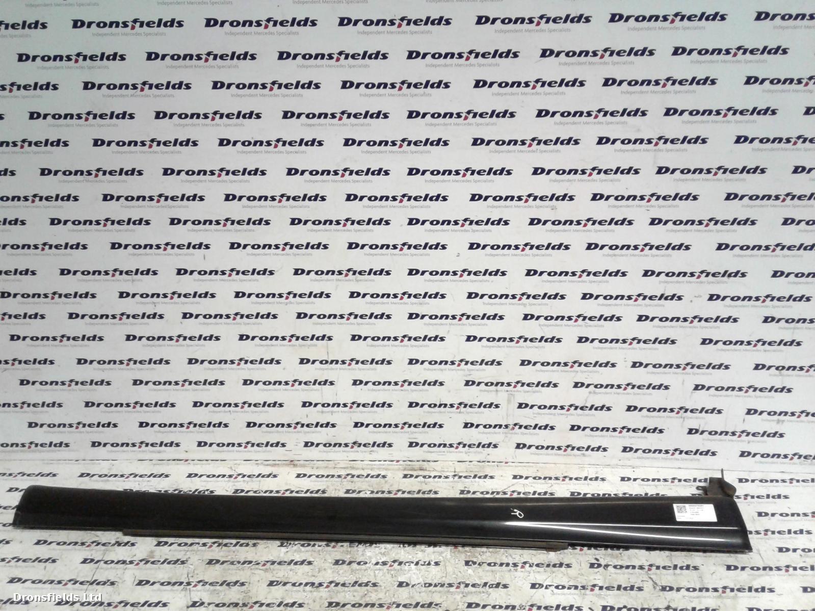 View Auto part Side Skirt Mercedes C Class 2007