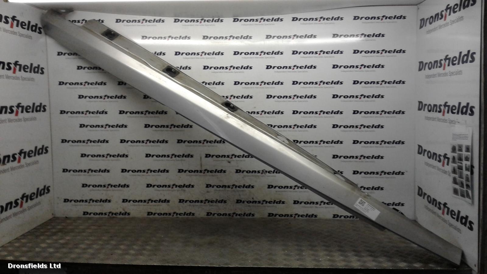 View Auto part Side Skirt Mercedes S Class 2011