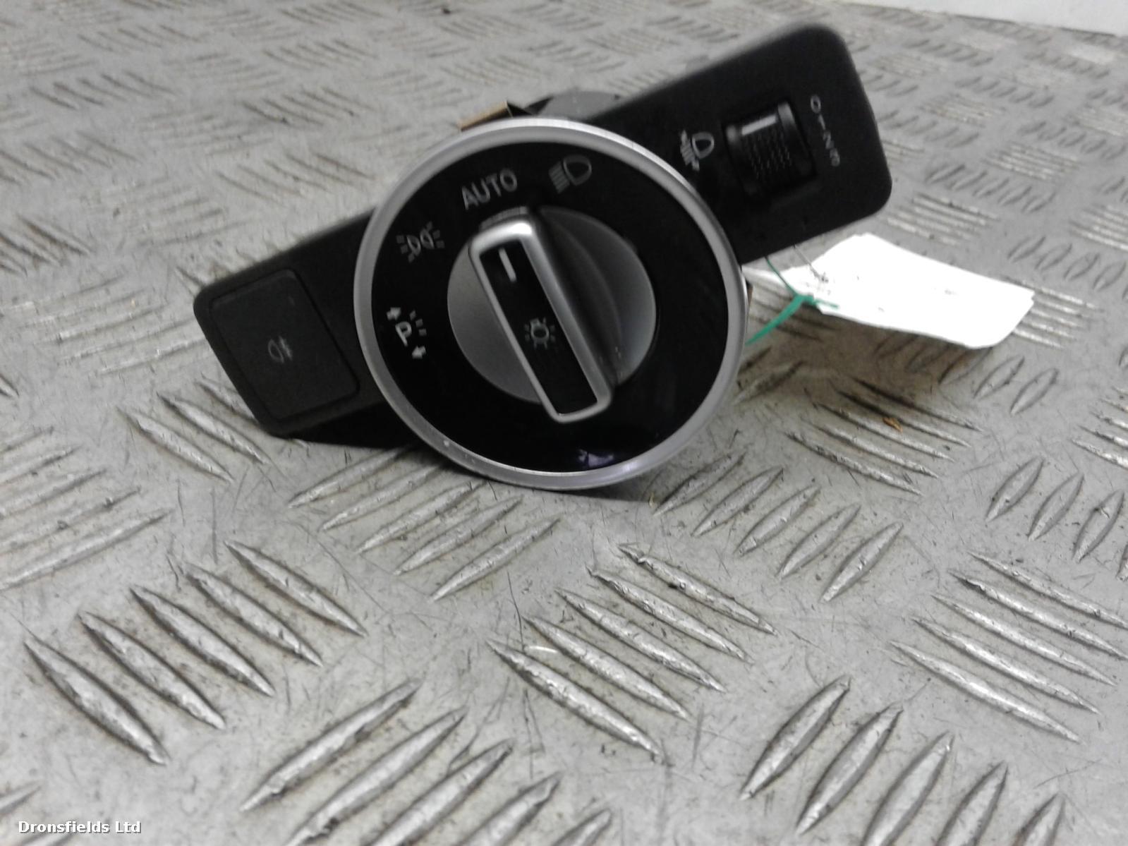 View Auto part Headlight Switch Mercedes C Class 2013