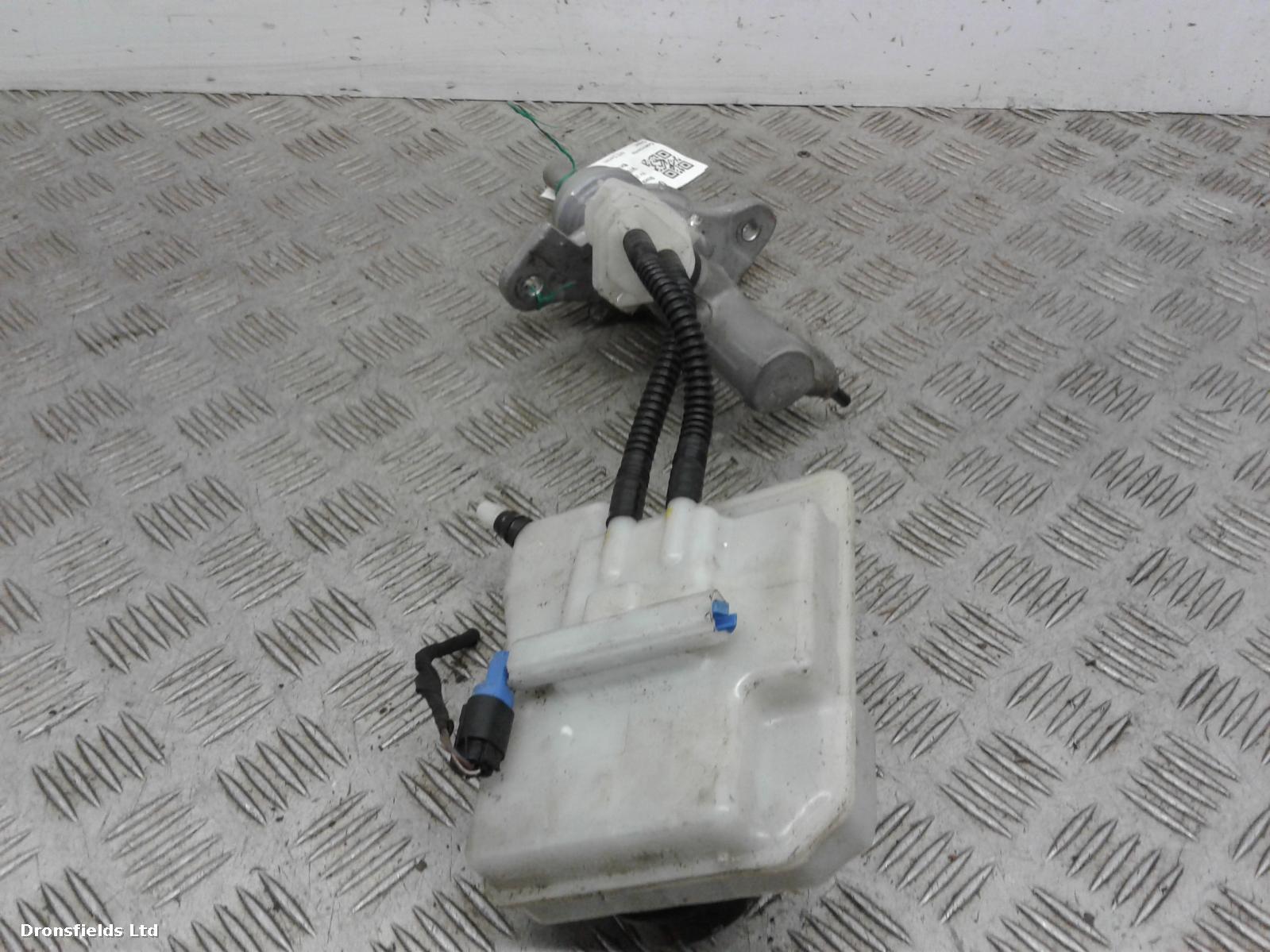 View Auto part Master Cyl.Reservoir Mercedes Vito 2016